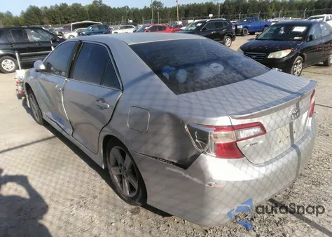 2014 Toyota Camry Se z USA, uszkodzony, nr VIN 4T1BF1FK3EU365841